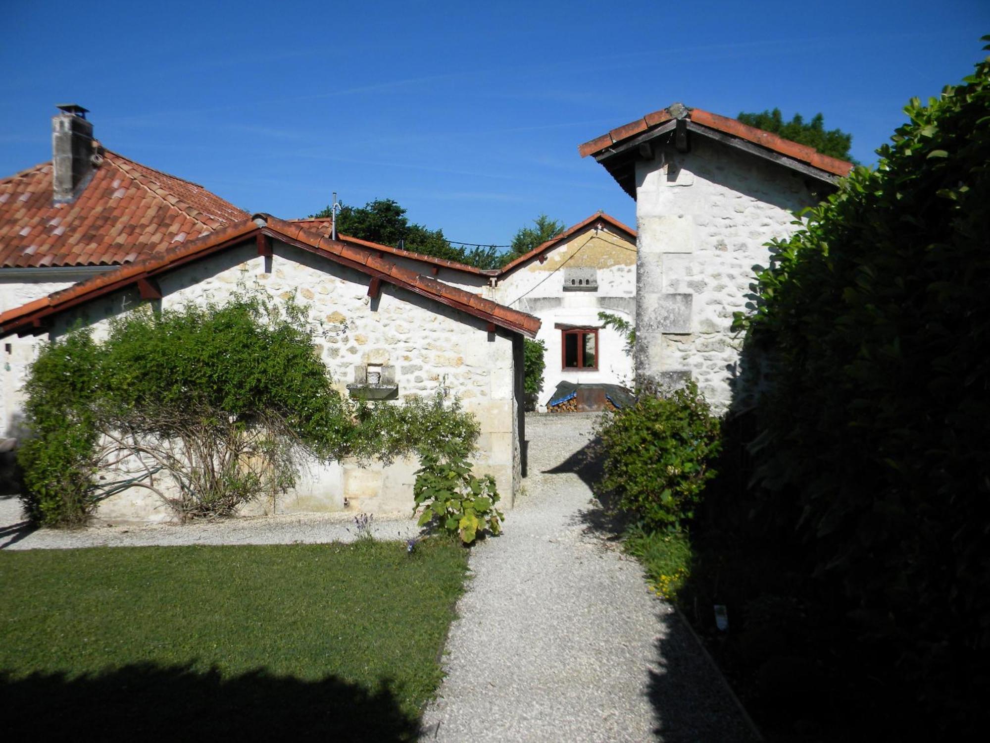 Le Gite Des Chambres De La Grange Cherval Экстерьер фото